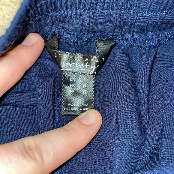 Flowy Navy Shorts - Large - Picture 3 of 4